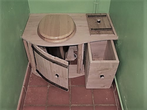 toilettes sèches intérieures